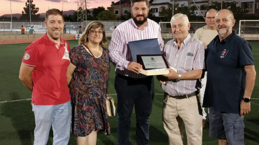 HOMENAJE A MIQUEL LLABRÉS